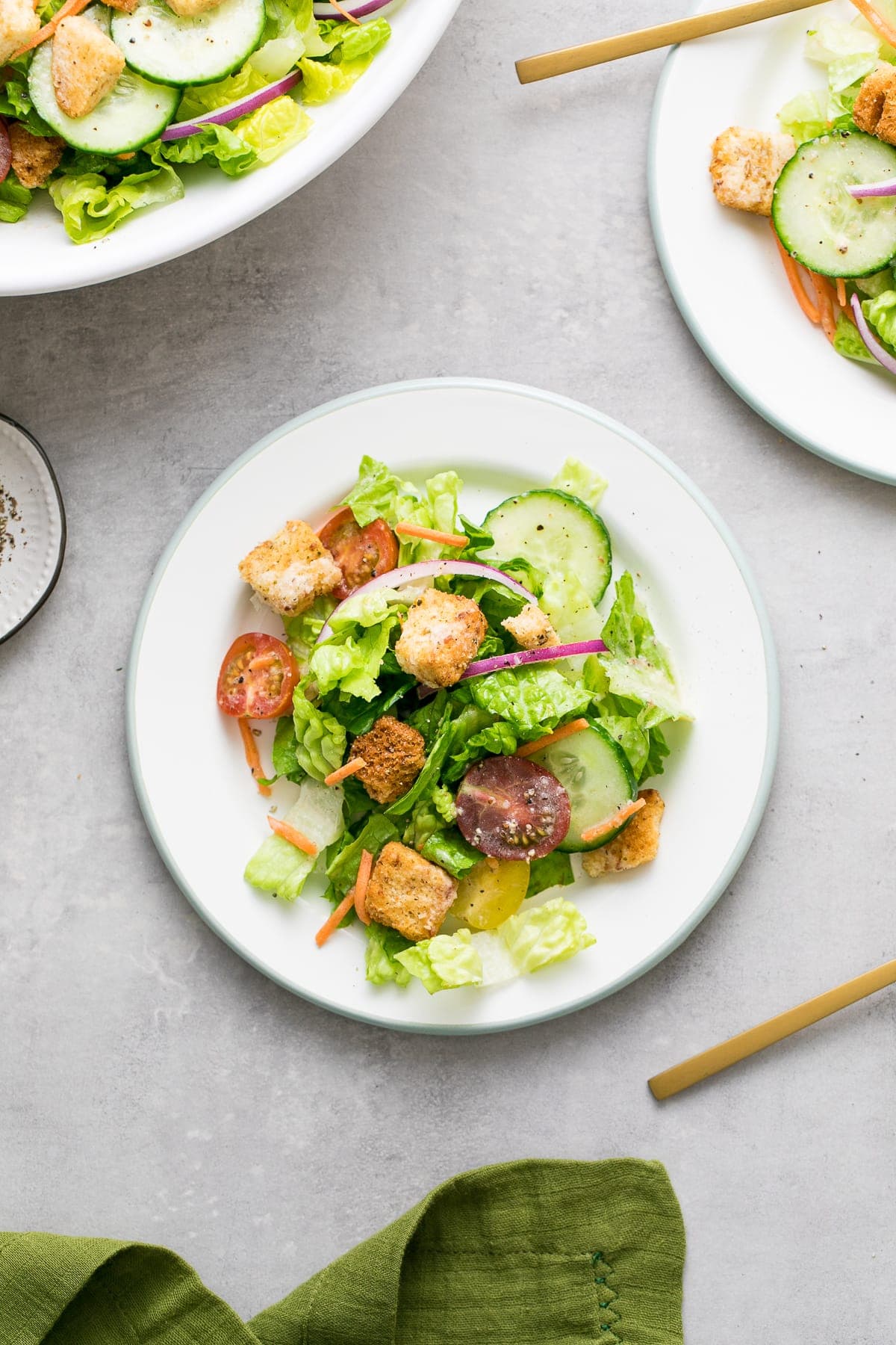 The Best House Salad Recipe: Simple, Fresh & Customizable